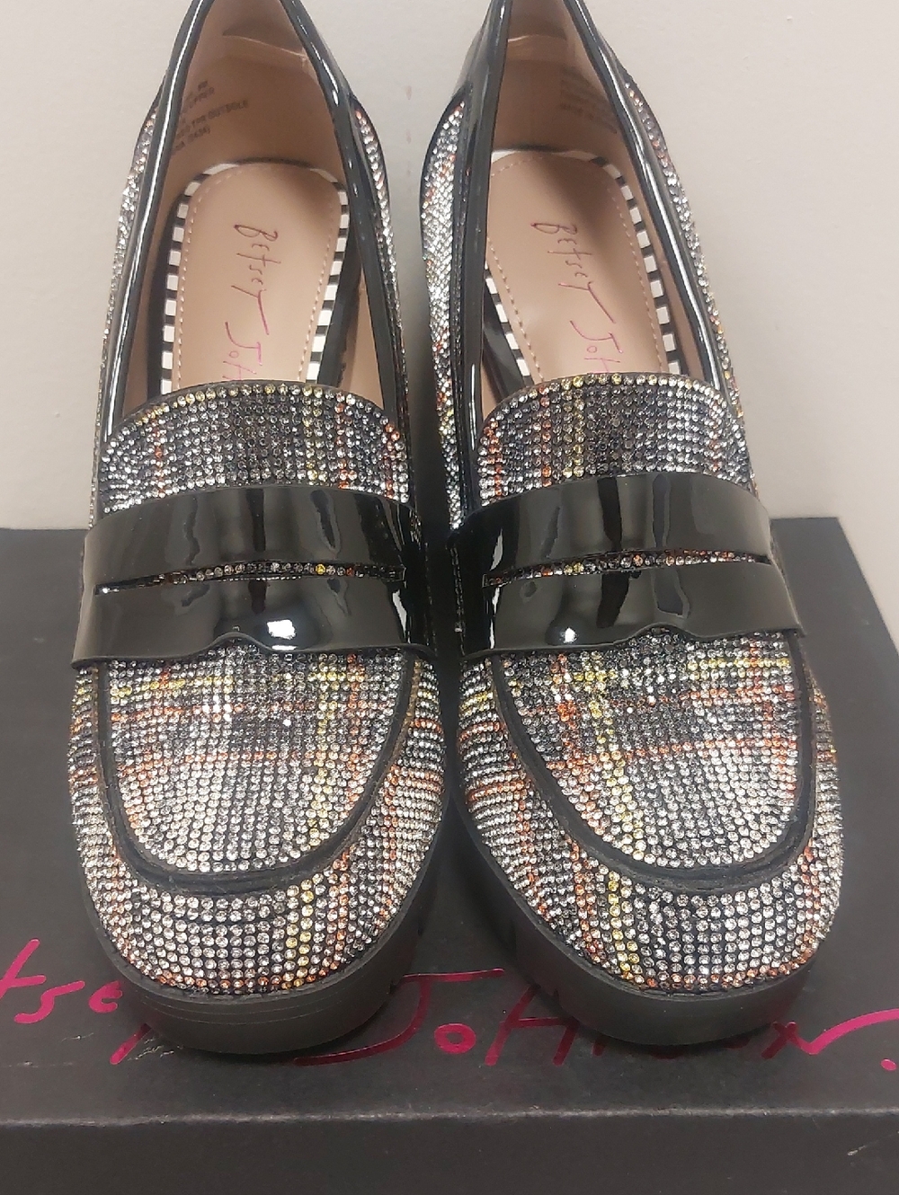 Betsey Johnson Adelyn White Plaid Multi Rhinestone Platform Pumps Sz 8 - Picture 4 of 17